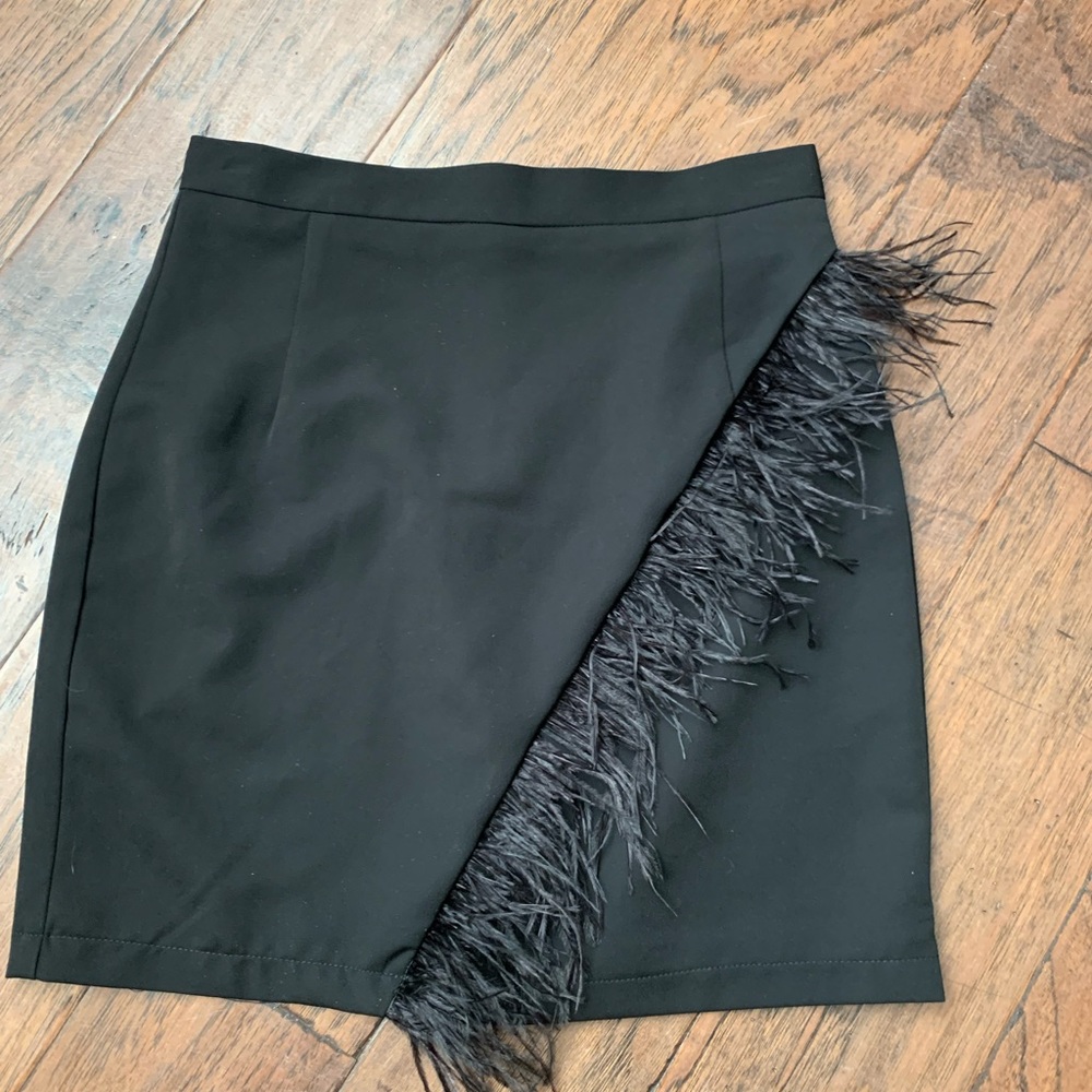 NWT Leo & Viola Black Feather Skirt
